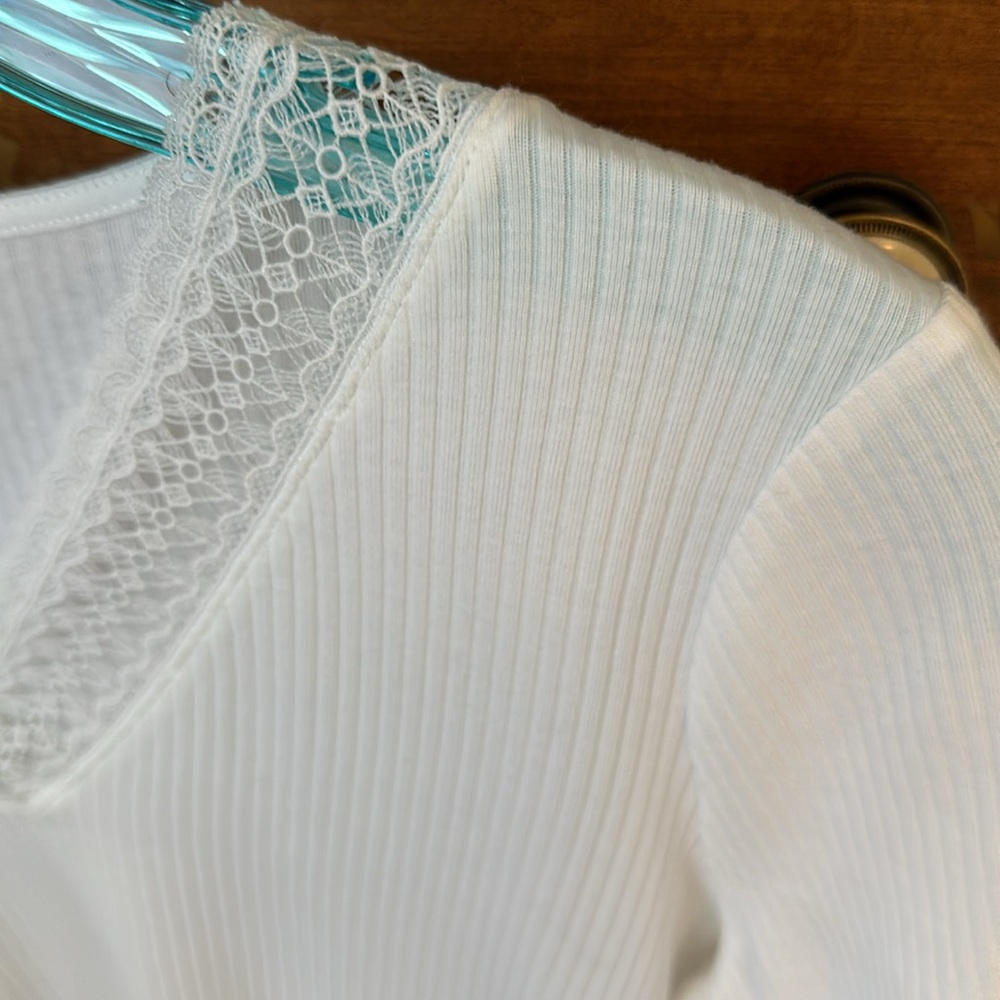 V Neck Ribbed Tee - Picture 4 of 4